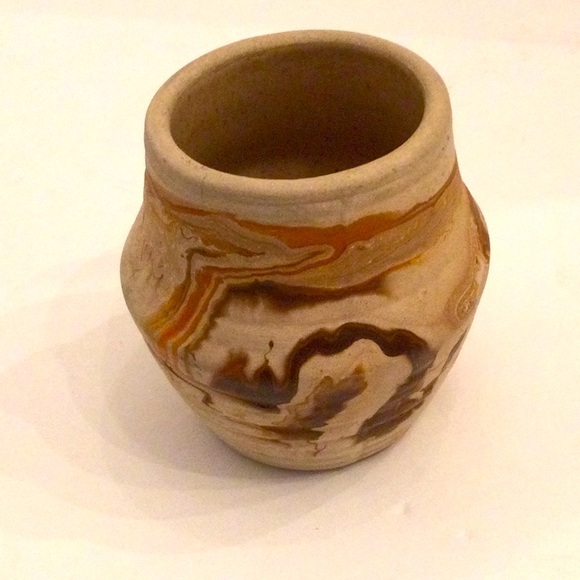 Nemadji pottery USA small clay pot - Picture 1 of 4